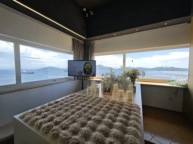 Sea-view farewell room